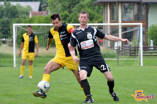 FOTO in VIDEO: Nogometaši Grada remizirali s Stojnci